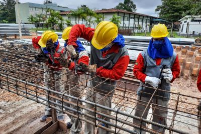 notícia: Seap garante trabalho de 150 internos do sistema penitenciário na construção civil