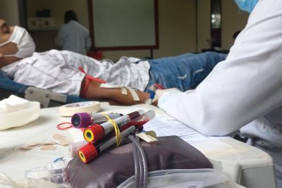 notícia: Hospital de Clínicas mobiliza mais de 250 voluntários em campanha de doação de sangue