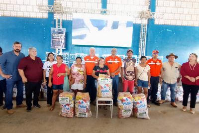 notícia: Governo entrega mais de 700 cestas de alimentos a famílias de Novo Progresso