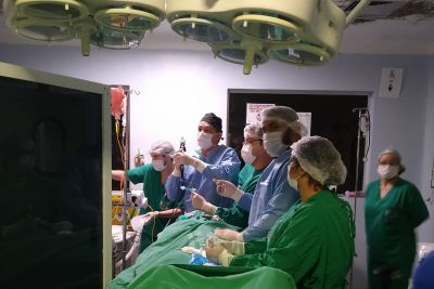 notícia: Ophir Loyola faz a primeira cirurgia a laser de câncer de traqueia pelo SUS