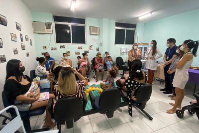 notícia: Equipes da Sespa e do Ministério da Saúde conhecem Projeto Papais Corujas na UBS da Providência