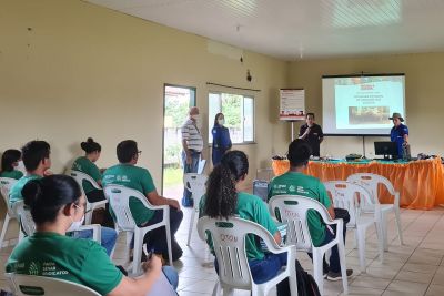 notícia: Adepará leva educação sanitária para alunos do Curso Técnico em Agronegócio do Senar