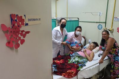 notícia: Pacientes e servidoras do Hospital Ophir Loyola recebem homenagens pelo Dia das Mães