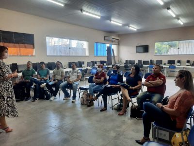 notícia: Professores participam de encontro formativo sobre a socioeducação de adolescentes em Marabá