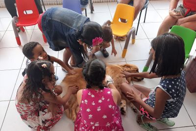 notícia: Pediatria do Hospital Abelardo realiza a primeira ação de Pet Terapia