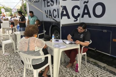 notícia: Sespa prossegue vacinação em unidade móvel ao lado da Basílica de Nazaré