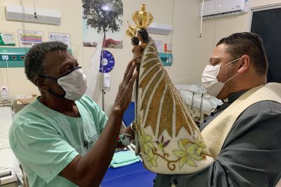 notícia: Na semana do Círio, Imagem de N. S. de Nazaré visita Hospital Regional de Marabá