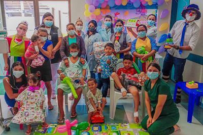 notícia: HRPM dá brinquedos aos pequenos pacientes para celebrar data