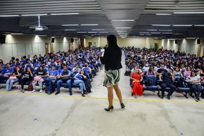 notícia: 'Prepara Enem' garante reforço na aprendizagem para cerca de 800 alunos da capital