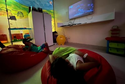notícia: Hospital Oncológico Infantil realiza sessão de cinema para pacientes