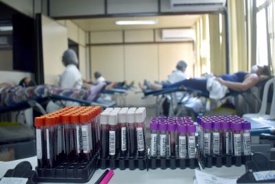 notícia: Hospital de Clínicas e Hemopa captam mais de 200 bolsas em ação de doação de sangue