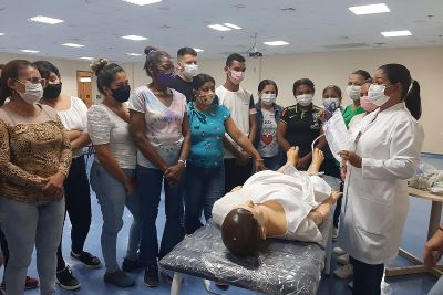 notícia: Hospital Abelardo Santos conclui a primeira turma do curso de cuidador de idosos