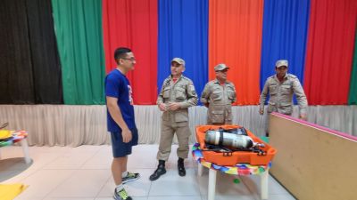 notícia: Demonstração de materiais operacionais marca 140 anos do Corpo de Bombeiros no Pará