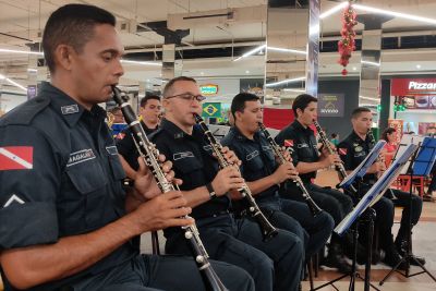 notícia: Banda da Polícia Militar abre série de tocatas natalinas em shoppings da RMB