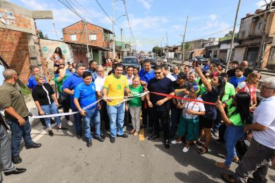 notícia: Moradores do Bengui são contemplados com 3,8 quilômetros de pavimentação asfáltica