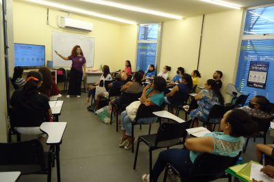 notícia: Semas capacita moradoras do bairro do Icuí em oficinas com práticas ambientais