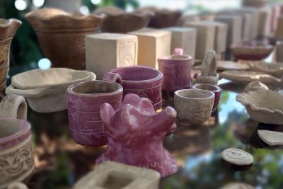 notícia: Projeto contemplado pela FCP integra 1ª Mostra de Arte em Cerâmica em Colares