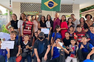notícia: Alunos da Escola Ruth Passarinho lançam livro com selo da Editora Dalcídio Jurandir