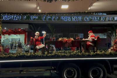 notícia: Caravana iluminada de Natal visita pacientes do Oncológico Infantil