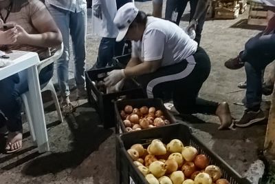 notícia: Centrais de Abastecimento do Pará doa alimentos para famílias, no bairro do Tenoné