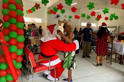 notícia: Idosos de abrigo estadual participam de programação natalina