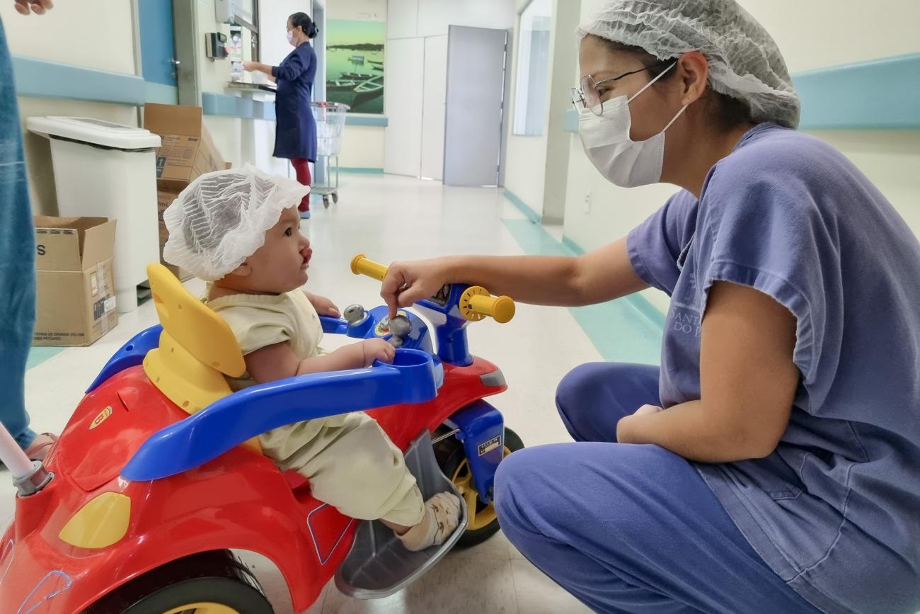 Conjunto De Médicos, Enfermeiro E Cirurgião, Equipe Médica