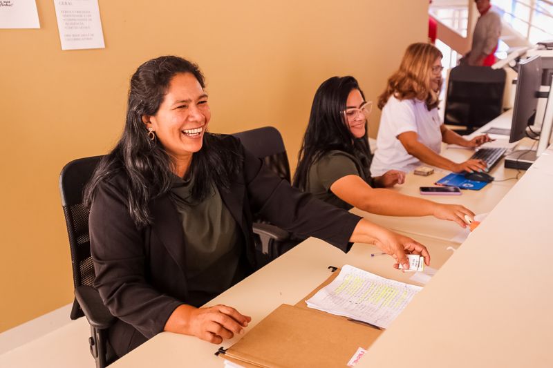 Neide Neves, recepcionista <div class='credito_fotos'>Foto: Pedro Guerreiro / Ag. Pará   |   <a href='/midias/2023/originais/15668_47092078-f255-b68e-f310-66fec4605378.jpg' download><i class='fa-solid fa-download'></i> Download</a></div>