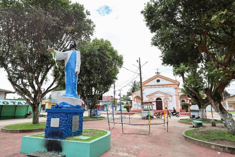 Porto de Moz - Imagens da cidade, orla e come´rcio - Fotos Bruno Cecim - Ag.Para´ <div class='credito_fotos'>Foto: Bruno Cecim / Ag.Pará   |   <a href='/midias/2023/originais/16157_2b81cfe0-cf54-21a9-6d91-3038d9ac673b.jpg' download><i class='fa-solid fa-download'></i> Download</a></div>