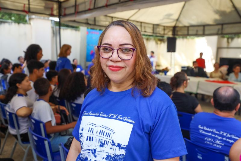 Cristina Assunção - diretora da Escola