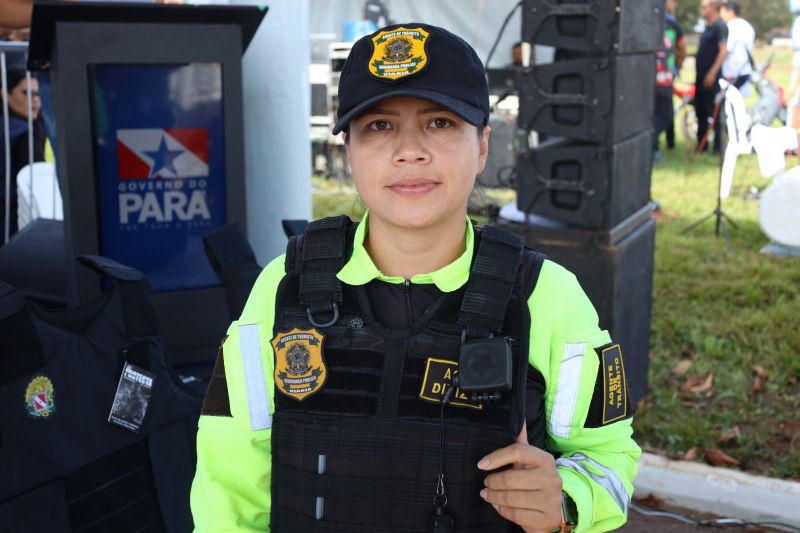 Agente de trânsito / colete / Priscila Vasconcelos 