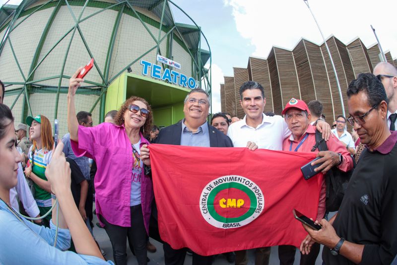 G[PGovernador Helder com Ministros Jader Filho e Flávio Dino/USINA DA PAZ NA CABANAGEM <div class='credito_fotos'>Foto: Marco Santos / Ag. Pará   |   <a href='/midias/2023/originais/16477_4a028e79-dc16-f689-1f74-6f55dd3889c3.jpg' download><i class='fa-solid fa-download'></i> Download</a></div>