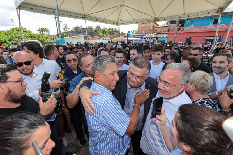 G[PGovernador Helder com Ministros Jader Filho e Flávio Dino/USINA DA PAZ NA CABANAGEM <div class='credito_fotos'>Foto: Marco Santos / Ag. Pará   |   <a href='/midias/2023/originais/16477_c66d439d-7271-df46-d6f5-4deb1bd1a4ac.jpg' download><i class='fa-solid fa-download'></i> Download</a></div>