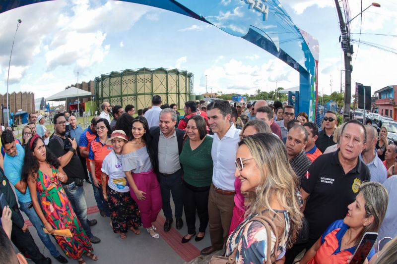 G[PGovernador Helder com Ministros Jader Filho e Flávio Dino/USINA DA PAZ NA CABANAGEM <div class='credito_fotos'>Foto: Marco Santos / Ag. Pará   |   <a href='/midias/2023/originais/16477_d28e571c-15ac-7155-67d5-c6a75f5f3df9.jpg' download><i class='fa-solid fa-download'></i> Download</a></div>