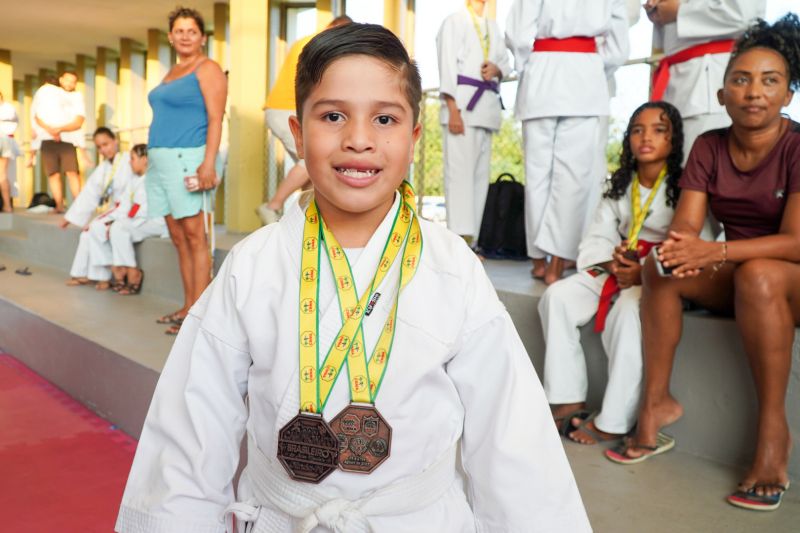 Atletas da Usina da Paz do Icuí-Guajará, em Ananindeua, conquistam 66 medalhas em Campeonato Brasileiro de Artes Marciais
 <div class='credito_fotos'>Foto: Paulo Cezar / Ag. Pará   |   <a href='/midias/2023/originais/17094_18f57f66-ffb1-2794-210f-2a002f65942e.jpg' download><i class='fa-solid fa-download'></i> Download</a></div>