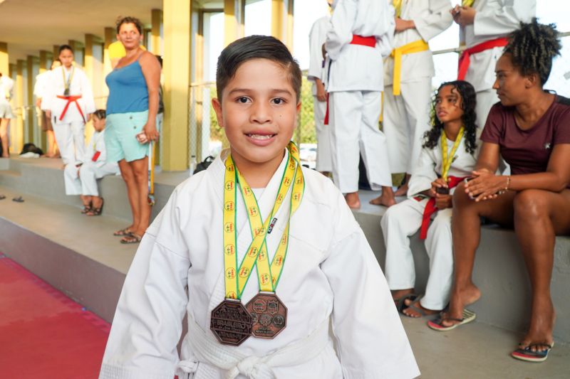 Atletas da Usina da Paz do Icuí-Guajará, em Ananindeua, conquistam 66 medalhas em Campeonato Brasileiro de Artes Marciais
 <div class='credito_fotos'>Foto: Paulo Cezar / Ag. Pará   |   <a href='/midias/2023/originais/17094_5533a1e8-32fb-66df-3f15-aa70ddba7552.jpg' download><i class='fa-solid fa-download'></i> Download</a></div>