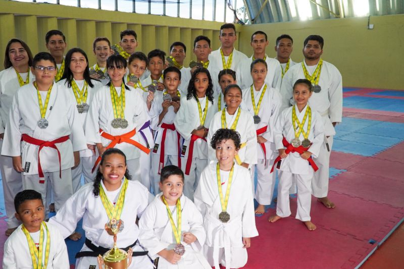 Atletas da Usina da Paz do Icuí-Guajará, em Ananindeua, conquistam 66 medalhas em Campeonato Brasileiro de Artes Marciais
 <div class='credito_fotos'>Foto: Paulo Cezar / Ag. Pará   |   <a href='/midias/2023/originais/17094_910debfa-9e91-2a0a-20af-0b9781012efd.jpg' download><i class='fa-solid fa-download'></i> Download</a></div>