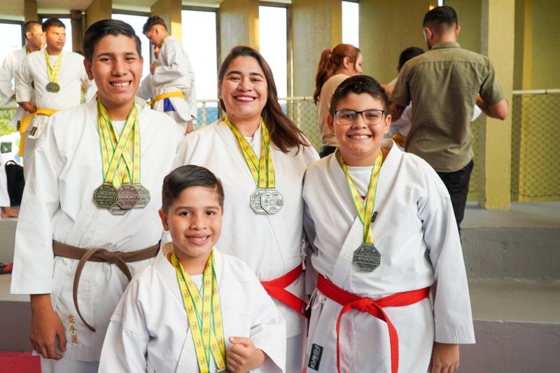 Atletas da Usina da Paz do Icuí-Guajará, em Ananindeua, conquistam 66 medalhas em Campeonato Brasileiro de Artes Marciais
 <div class='credito_fotos'>Foto: Paulo Cezar / Ag. Pará   |   <a href='/midias/2023/originais/17094_ff411cc3-122c-7448-301c-9f7f60f44edf.jpg' download><i class='fa-solid fa-download'></i> Download</a></div>