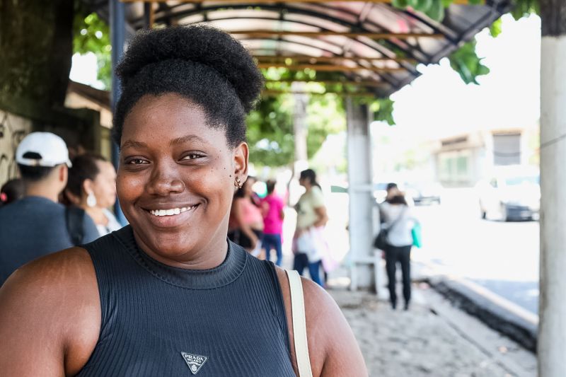 Thais Silva, fez a prova no Albenizia de Oliveira <div class='credito_fotos'>Foto: Pedro Guerreiro / Ag. Pará   |   <a href='/midias/2023/originais/17626_1de7ba69-dcbb-aebb-6546-b42f9b81ab56.jpg' download><i class='fa-solid fa-download'></i> Download</a></div>