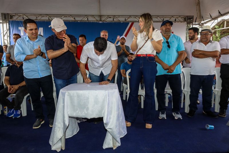 ENTREGA ASFALTO/ Ordem de Serviço que autorizará o início das obras de construção e pavimentação da PA-253/Sua Casa/Posto de saúde/Estádio de Futebol/FT Alex Ribeiro Ag Pará <div class='credito_fotos'>Foto: Alex Ribeiro / Ag. Pará   |   <a href='/midias/2023/originais/17895_1755dac5-d958-1988-6315-dcb07c91f4b9.jpg' download><i class='fa-solid fa-download'></i> Download</a></div>