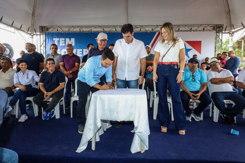 ENTREGA ASFALTO/ Ordem de Serviço que autorizará o início das obras de construção e pavimentação da PA-253/Sua Casa/Posto de saúde/Estádio de Futebol/FT Alex Ribeiro Ag Pará <div class='credito_fotos'>Foto: Alex Ribeiro / Ag. Pará   |   <a href='/midias/2023/originais/17895_8aaedf98-ee79-9299-fdec-8c0b73b835d8.jpg' download><i class='fa-solid fa-download'></i> Download</a></div>