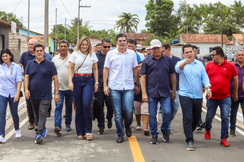 ENTREGA ASFALTO/ Ordem de Serviço que autorizará o início das obras de construção e pavimentação da PA-253/Sua Casa/Posto de saúde/Estádio de Futebol/FT Alex Ribeiro Ag Pará <div class='credito_fotos'>Foto: Alex Ribeiro / Ag. Pará   |   <a href='/midias/2023/originais/17895_91f1c3fe-f26b-d5ac-0100-9efe9aa83dff.jpg' download><i class='fa-solid fa-download'></i> Download</a></div>