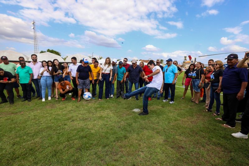 ENTREGA ASFALTO/ Ordem de Serviço que autorizará o início das obras de construção e pavimentação da PA-253/Sua Casa/Posto de saúde/Estádio de Futebol/FT Alex Ribeiro Ag Pará <div class='credito_fotos'>Foto: Alex Ribeiro / Ag. Pará   |   <a href='/midias/2023/originais/17895_d28dd743-7bc1-2e2a-02df-ff6408e95a31.jpg' download><i class='fa-solid fa-download'></i> Download</a></div>