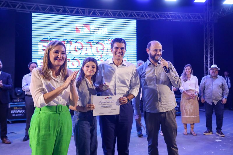  Ano do Pará na educação + Entrega dos materiais do componente de Educação Ambiental 2024 - Professor e Estudante (Parceria Lungo, Unicef e Unesco) / Entrega do 1° Planejamento Estratégico da Seduc (FGV e Fundação Vale) / Palestra do Leandro Karnal
Fotos: Marcelo Lelis/Ag Pará <div class='credito_fotos'>Foto: Marcelo Lelis / Ag. Pará   |   <a href='/midias/2023/originais/17909_00304830-8c5d-b51e-c224-676c9e10e6ca.jpg' download><i class='fa-solid fa-download'></i> Download</a></div>