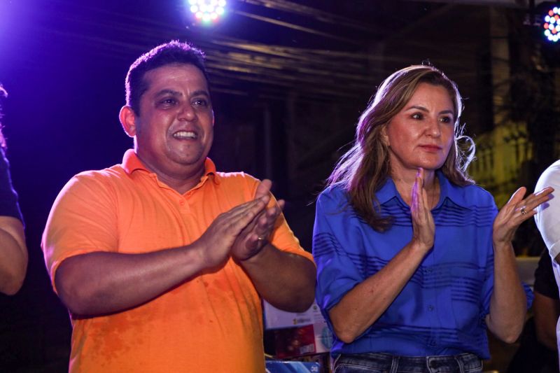 Vice Governadora Hana Ghassan participa de entrega de brinquedos do Vereador Roni Gás na Cabanagem - Fotos Pedro Guerreiro AgPará <div class='credito_fotos'>Foto: Pedro Guerreiro / Ag. Pará   |   <a href='/midias/2023/originais/17924_4af3abd8-c246-2fe5-ecdc-c38de608c6b8.jpg' download><i class='fa-solid fa-download'></i> Download</a></div>