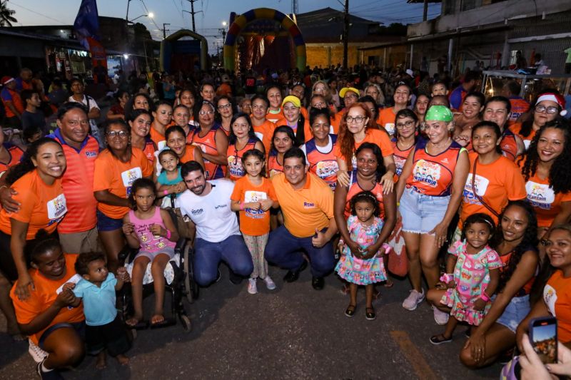 Vice Governadora Hana Ghassan participa de entrega de brinquedos do Vereador Roni Gás na Cabanagem - Fotos Pedro Guerreiro AgPará <div class='credito_fotos'>Foto: Pedro Guerreiro / Ag. Pará   |   <a href='/midias/2023/originais/17924_9af46e87-6db1-4448-36b3-4e4bbb1bb2b5.jpg' download><i class='fa-solid fa-download'></i> Download</a></div>