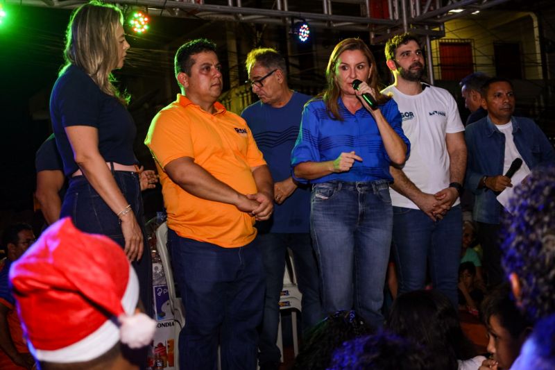 Vice Governadora Hana Ghassan participa de entrega de brinquedos do Vereador Roni Gás na Cabanagem - Fotos Pedro Guerreiro AgPará <div class='credito_fotos'>Foto: Pedro Guerreiro / Ag. Pará   |   <a href='/midias/2023/originais/17924_ec42b1be-6c9b-4a00-1172-192c4a18c018.jpg' download><i class='fa-solid fa-download'></i> Download</a></div>