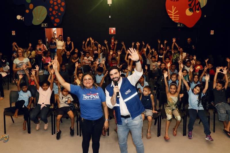 A coordenadora geral da UsiPaz Cabanagem, Ivanilda Vieira e o secretário da Seac, Igor Normando
