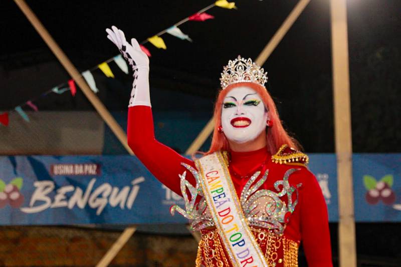 A drag Condessa Devonriver foi destaque entre as apresentações na UsiPaz Bengui.