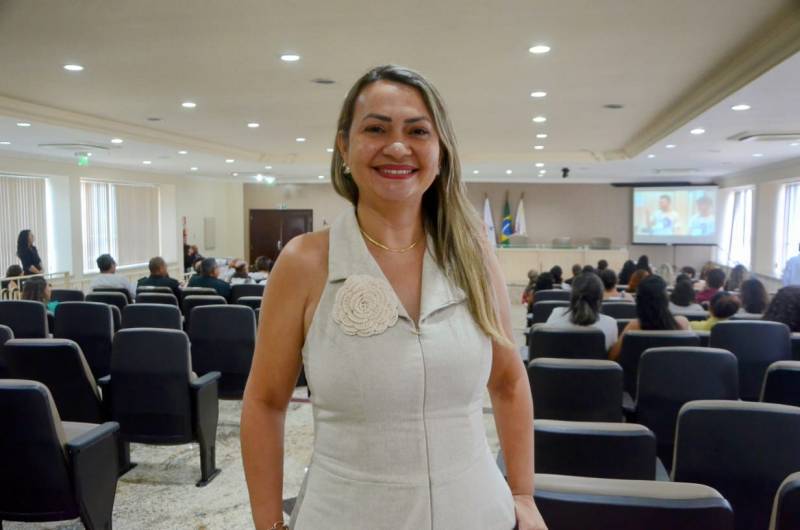 Larrissa Castro - Assistente Social da Seduc