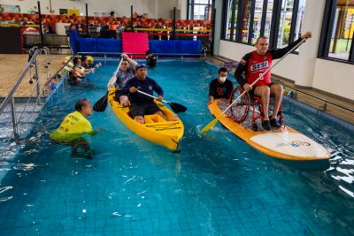 notícia: Canoagem adaptada é terapia para o corpo e a mente de pessoas com deficiência